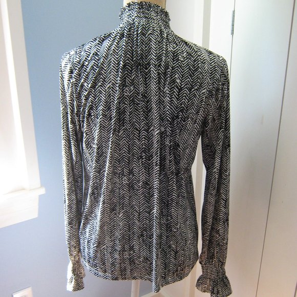 Banana Republic Black and White Blouse - Picture 2 of 4